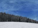 neige et ciel bleu